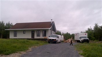Les policiers de la Sûreté du Québec effectuent une perquisition à l'Ascension-de-Notre-Seigneur.
