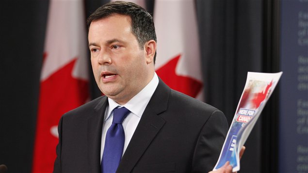 Le ministre de la Citoyenneté, de l'Immigration et du Multiculturalisme, Jason Kenney