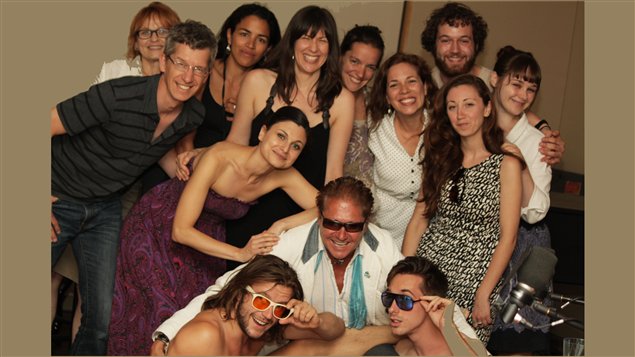 Toute l'équipe ayant collaboré au dernier cabaret de la saison 2011-2012. De bas en haut et de gauche à droite: Francis Ducharme, Jean-Paul Daoust, Jocelyn Lebeau, Monique Spaziani, Pierre Lévesque, Marie-France Lemaine, Emilie Bibeau, Marie-Louise Arsenault, Maude Paquette, Marie-Claude Beaucage, Gabriel Robichaud, Noemie Désilets et Julie-Christine Parent Toute l'équipe ayant collaboré au dernier cabaret de la saison 2011-2012. De bas en haut et de gauche à droite: Francis Ducharme, Jean-Paul Daoust, Jocelyn Lebeau, Monique Spaziani, Pierre Lévesque, Marie-France Lemaine, Emilie Bibeau, Marie-Louise Arsenault, Maude Paquette, Marie-Claude Beaucage, Gabriel Robichaud, Noemie Désilets et Julie-Christine Parent
