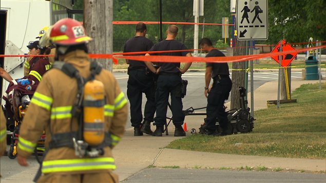 Intervention policière à Pointe-Claire pour faire exploser un colis suspect.