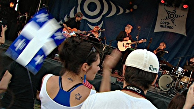 Daniel Lavoie a su rassembler la foule, samedi soir, à l'Outaouais en fête, la veille de la St-Jean-Baptiste.