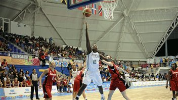 L'équipe canadienne féminine de basketball