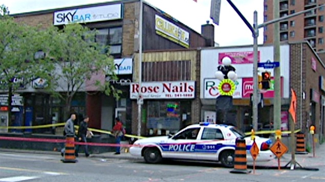 Un homme de 24 ans d'Ottawa est dans le coma après une bagarre, à la sortie d'un bar du centre-ville.