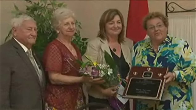 Annie Corriveau reçoit le prix Françoise-Gaudet-Smet de la Société Saint-Jean-Baptiste