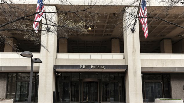 Entrée du quartie général du Federal Bureau of Investigation (FBI) à Washington