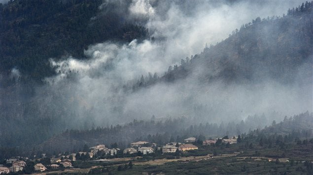 La fumée est perceptible à des kilomètres aux abords de la ville de Colorado Springs.