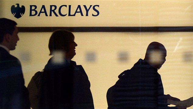 Des employés de Barclays au siège social de la banque à Londres