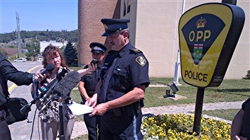 Le sergent de la Police provinciale de l'Ontario, Pierre Chamberland, fait le point sur l'enquête criminelle.