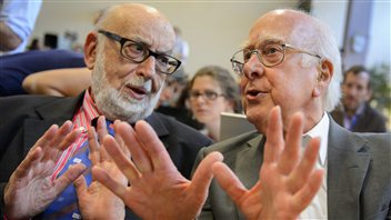 Le Britannique Peter Higgs et le Belge François Englert