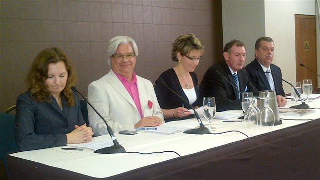 Des syndicats d'enseignants réagissent à l'entente conclue entre le gouvernement et les enseignants catholiques anglo-ontariens.
