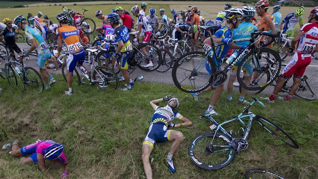 Chute massive dans la 6e étape du Tour de France