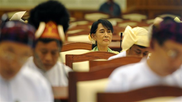 Première session au Parlement birman pour Aung San Suu Kyi le 9 juillet 2012.