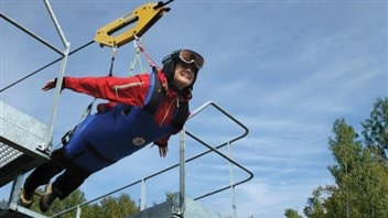 Départ de la tyrolienne géante du Parc-Aventure