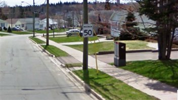 Des mères souhaitent que la ville accepte de réduire la limite de vitesse dans certains quartiers résidentiels de Dieppe, au Nouveau-Brunswick.
