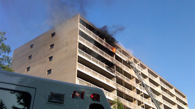 Un immeuble résidentiel en flamme sur la rue Hamilton à Regina