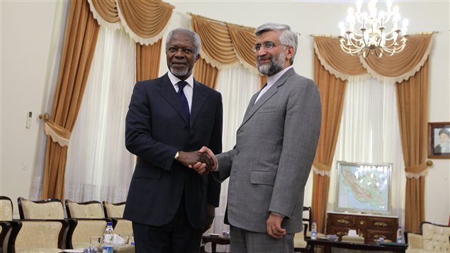 Le médiateur de l'ONU pour la Syrie Kofi Annan et le ministre iranien des Affaires étrangères, Ali Akbar Salehi.