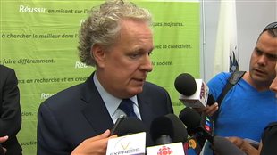 Le premier ministre du Québec, Jean Charest, à Sherbrooke, lundi