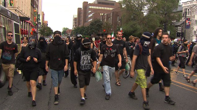 Bien qu'elle ait été déclarée illégale, la manifestation du 15 juillet contre la brutalité policière s'est déroulée dans le calme