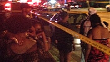 La police de Toronto sur les lieux de la fusillade de la rue Danzig.