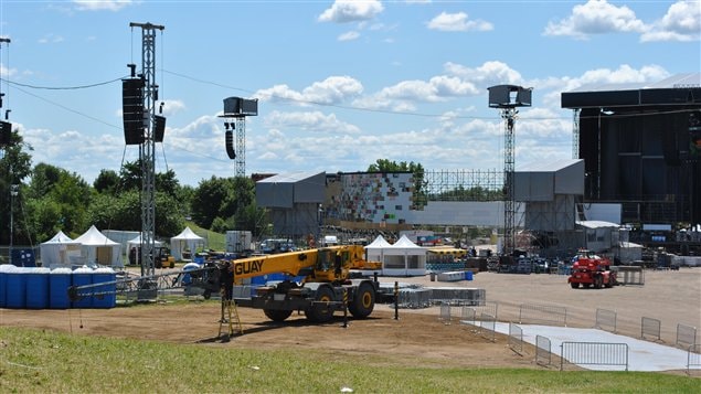 Les travaux se poursuivent sur les Plaines en vue du spectacle The Wall