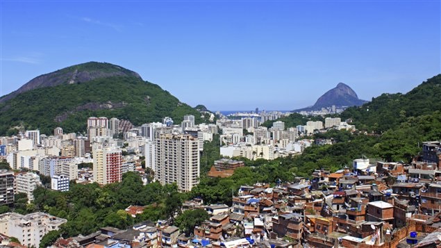 Favelas � Rio de Janeiro au Br�sil �iStock/ Joseph Luoman