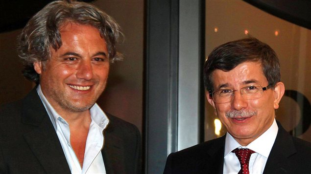 Le général Manaf Tlass et le ministre turc des Affaires étrangères Ahmet Davutoglu