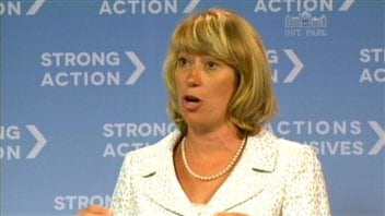 Laurel Broten, ministre de l'Éducation de l'Ontario