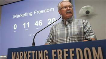 Le ministre de l'Agriculture, Gerry Ritz, a donné une conférence de presse mardi à Saskatoon à quelques heures de la fin du monopole de la CCB.