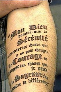 Tatouage de Yannick Labelle, suspect arrêté par la police de Laval pour agression sexuelle