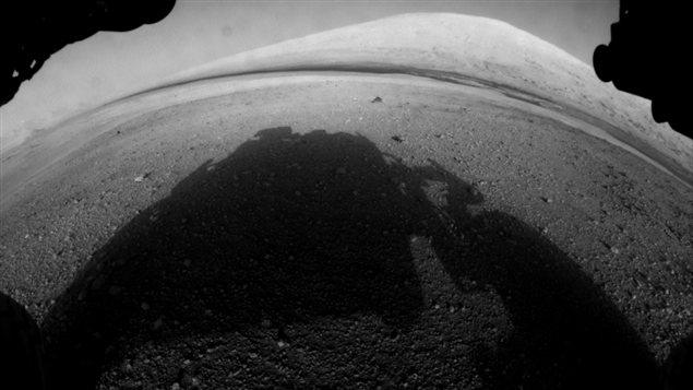 Vue panoramique du mont Sharp que Curiosity doit escalader durant sa mission.