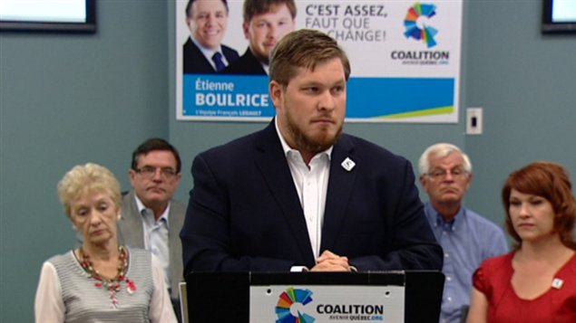 Étienne Boulrice a lancé sa campagne lundi dans un local de l'Université du Québec en Outaouais.