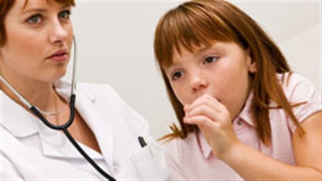 السعال الديكي مرض شديد العدوى وبالغ الخطورة لدى الأطفال