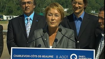 Pauline Marois a été invitée à commenter les nouvelles déclarations de Jacques Duchesneau alors qu'elle était de passage à Saint-Siméon.