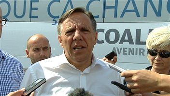 François Legault, de passage à Vaudreuil, a répondu aux questions des journalistes.