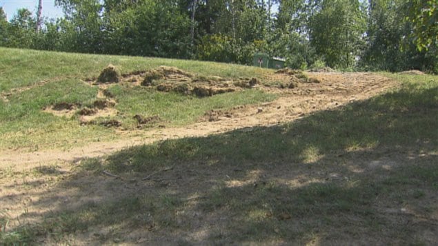 C'est à cet endroit que le tracteur s'est renversé