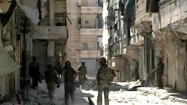 Capture d'écran montrant les soldats du régime syrien à Alep, le 8 août 2012