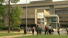 Retour en classe au C�gep Andr�-Laurendeau.
