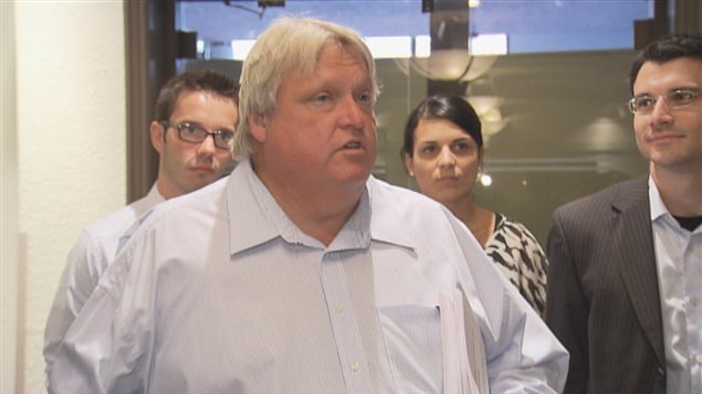 Le candidat de la CAQ, le Dr Ga�tan Barrette, effectue une tourn�e du Saguenay-Lac-Saint-Jean