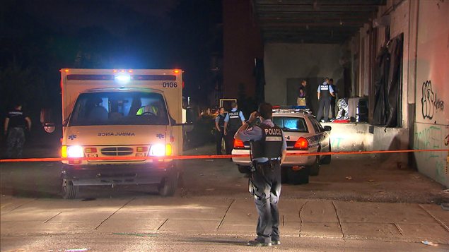 Des policiers et des ambulanciers interviennent sur un fait-divers survenu sur le Plateau Mont-Royal.
