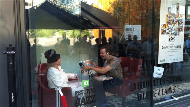 Entrevue avec Diane Dufresne � la Galerie Lounge TD 