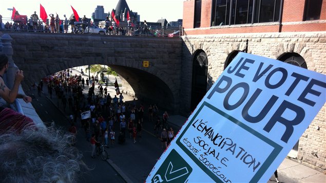 Les manifestants sillonnent plusieurs artères de Montréal.