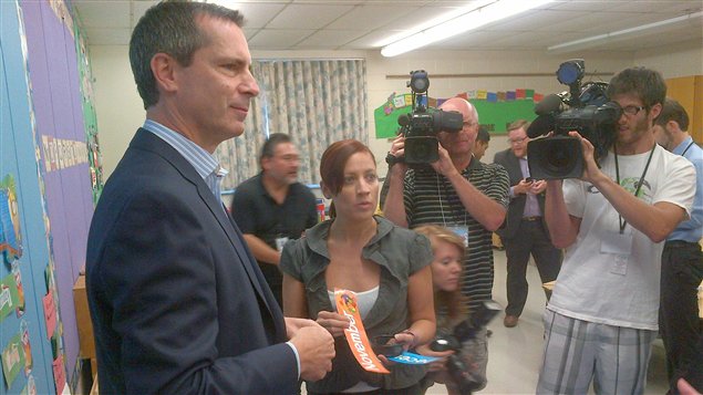 Le premier ministre a visité une école catholique de Toronto plutôt que de se rendre au comité parlementaire sur Ornge.