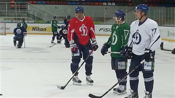 Alexander Ovechkin (gauche) à l'entraînement du Dynamo