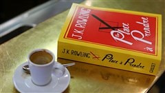 Le roman <em>Une place à prendre</em>, de J.K. Rowling |© AFP / Thomas Samson Le roman <em>Une place à prendre</em>, de J.K. Rowling |© AFP / Thomas Samson