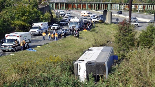 L'autobus s'est renversé près de Wayne dans l'État du New Jersey.