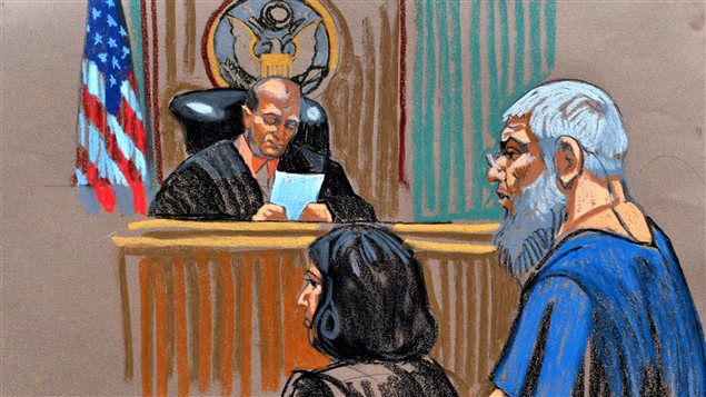 L'imam Abou Hamza a brièvement comparu samedi, à New York