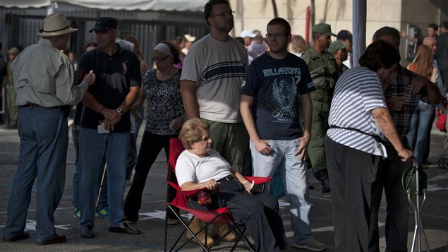 File d'attente devant un bureau de vote à Caracas