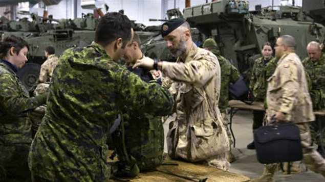 Des soldats quittent la base de Valcartier pour l'Afghanistan, en 2009 (archives).