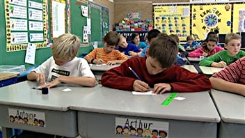 Des enfants à l'école