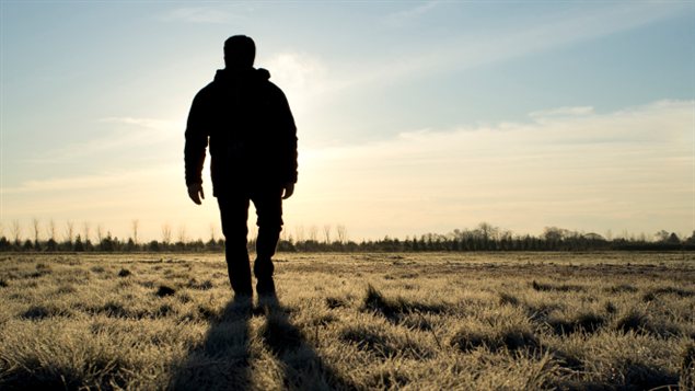 La silhouette d'un homme